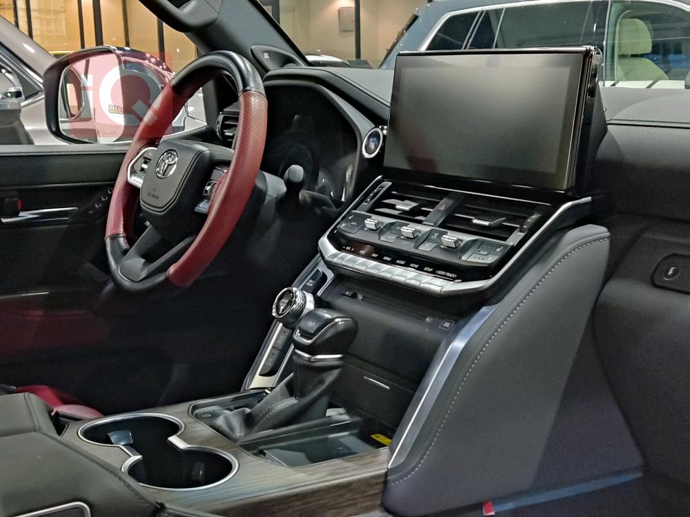 تۆیۆتا لاند کروزەر